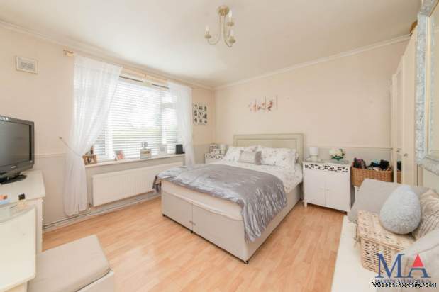 Additional Property Image 3 bedroom End of Terrace for sale in Borehamwood 16