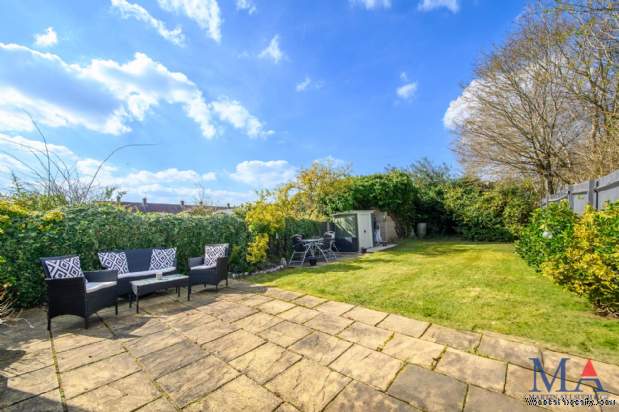 Additional Property Image 3 bedroom End of Terrace for sale in Borehamwood 12