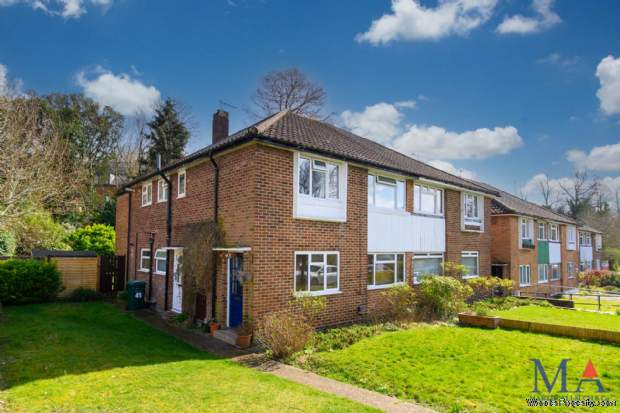 Additional Property Image 2 bedroom Maisonette for sale in Barnet 14