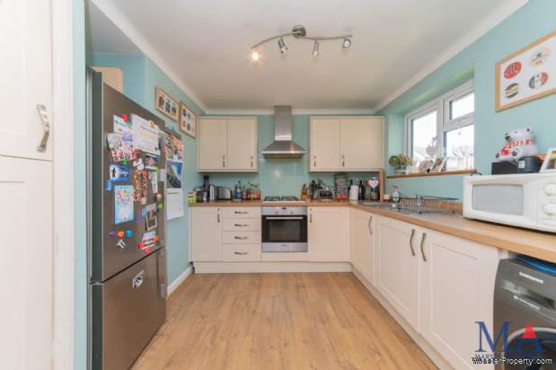 Additional Property Image 2 bedroom Maisonette for sale in Barnet 9