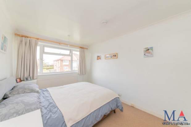 Additional Property Image 2 bedroom Maisonette for sale in Barnet 4