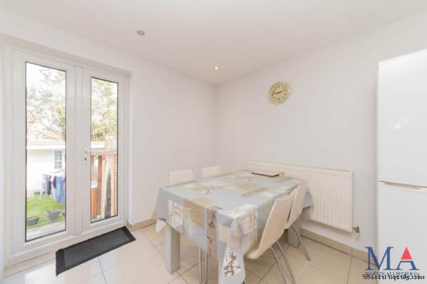 Additional Property Image 5 bedroom Semi Detached Bungalow for sale in Edgware 5