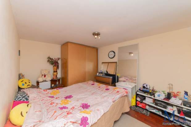 Additional Property Image 5 bedroom Semi Detached Bungalow for sale in Edgware 16