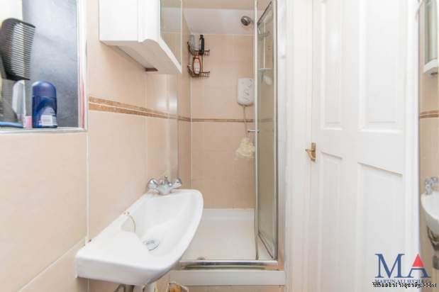 Additional Property Image 5 bedroom Semi Detached Bungalow for sale in Edgware 9
