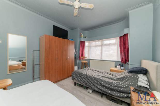Additional Property Image 5 bedroom Semi Detached Bungalow for sale in Edgware 13
