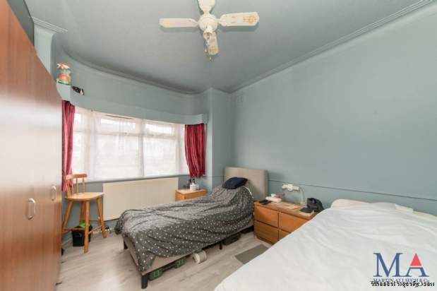 Additional Property Image 5 bedroom Semi Detached Bungalow for sale in Edgware 14