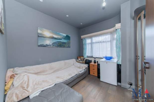 Additional Property Image 5 bedroom Semi Detached Bungalow for sale in Edgware 7