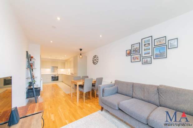 Additional Property Image 2 bedroom Flat for sale in Borehamwood 18