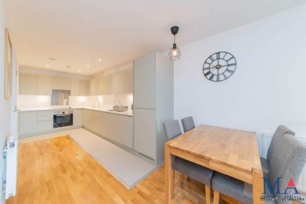 Additional Property Image 2 bedroom Flat for sale in Borehamwood 11