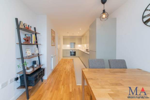 Additional Property Image 2 bedroom Flat for sale in Borehamwood 12