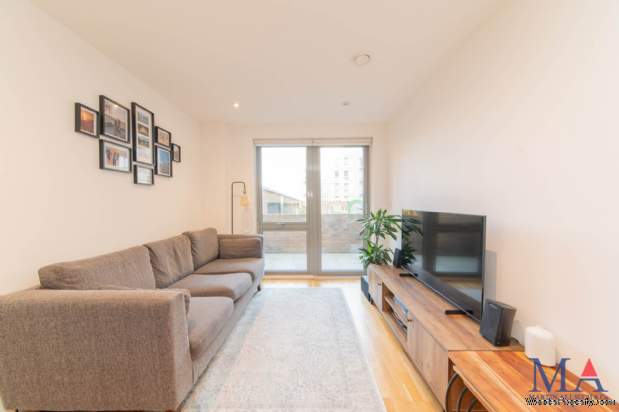 Additional Property Image 2 bedroom Flat for sale in Borehamwood 13