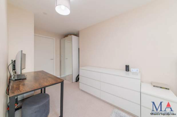 Additional Property Image 2 bedroom Flat for sale in Borehamwood 4