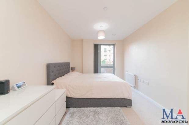 Additional Property Image 2 bedroom Flat for sale in Borehamwood 5