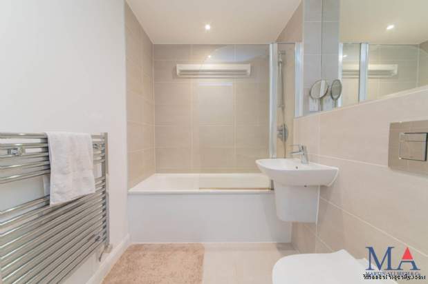Additional Property Image 2 bedroom Flat for sale in Borehamwood 7