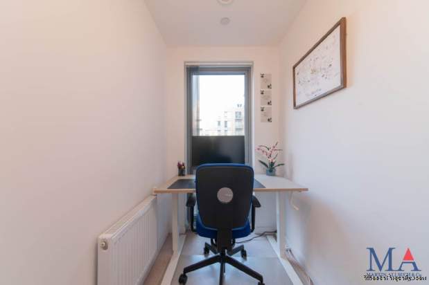 Additional Property Image 2 bedroom Flat for sale in Borehamwood 9