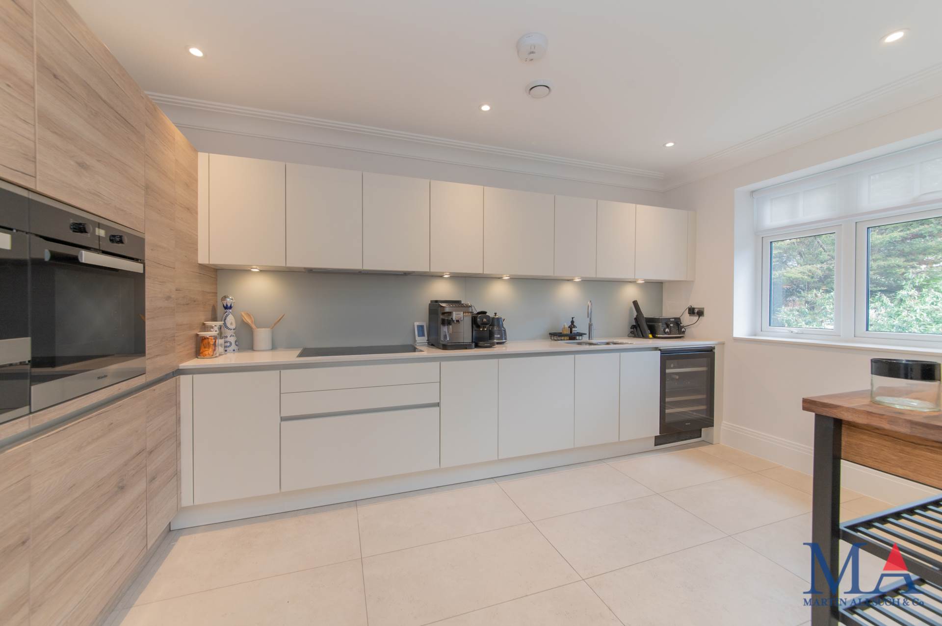 Additional Property Image 2 bedroom Flat for sale in London 18