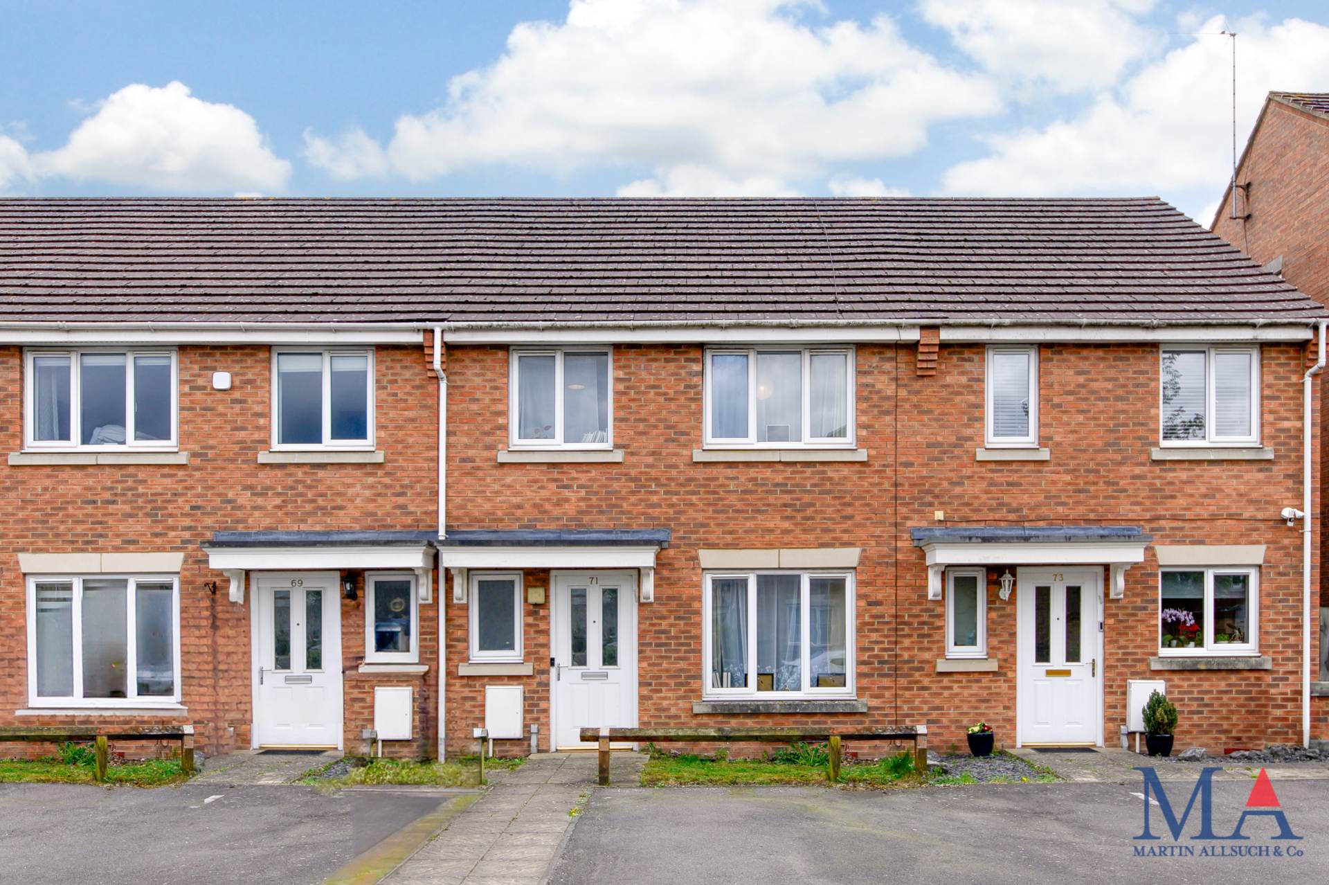 Additional Property Image 3 bedroom Terraced for sale in Borehamwood 2