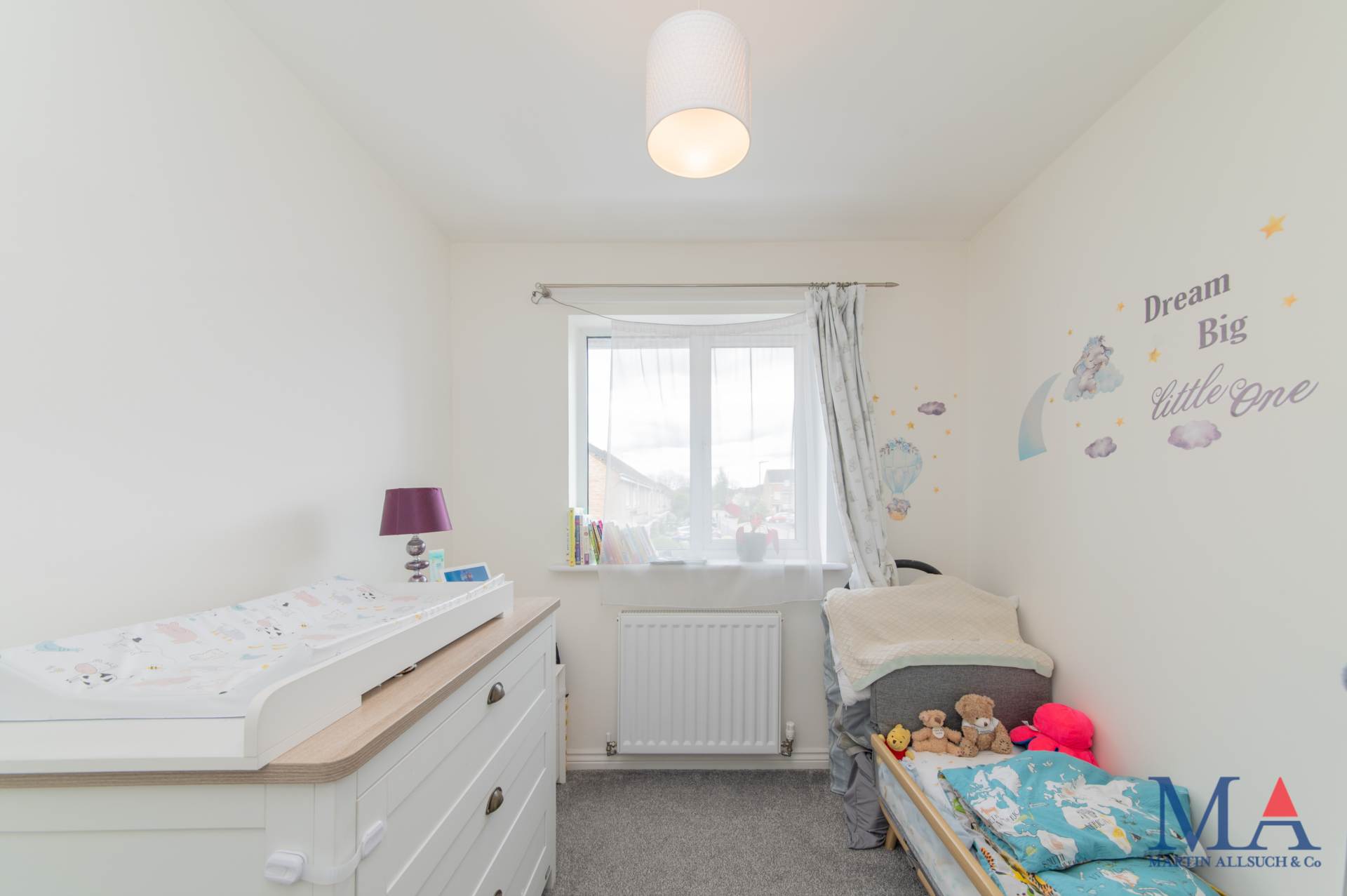 Additional Property Image 3 bedroom Terraced for sale in Borehamwood 12