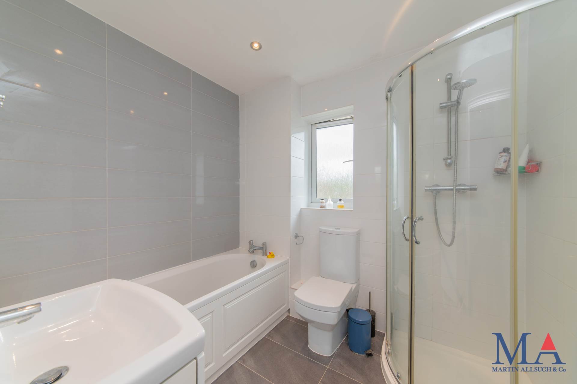 Additional Property Image 3 bedroom Terraced for sale in Borehamwood 14