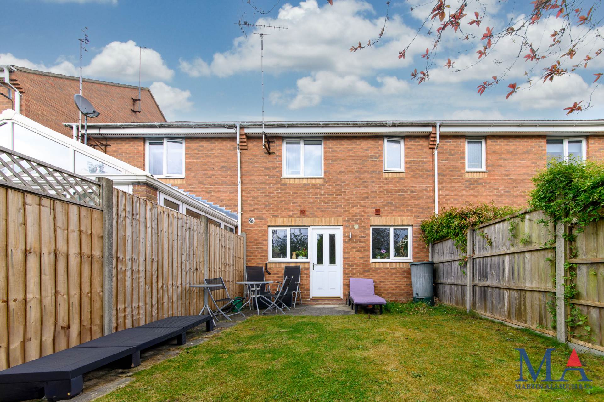 Additional Property Image 3 bedroom Terraced for sale in Borehamwood 8