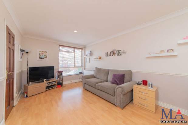 Additional Property Image 1 bedroom Flat for sale in Borehamwood 2