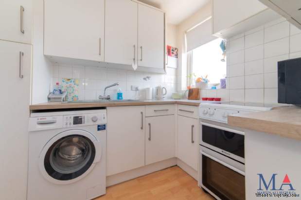Additional Property Image 1 bedroom Flat for sale in Borehamwood 5