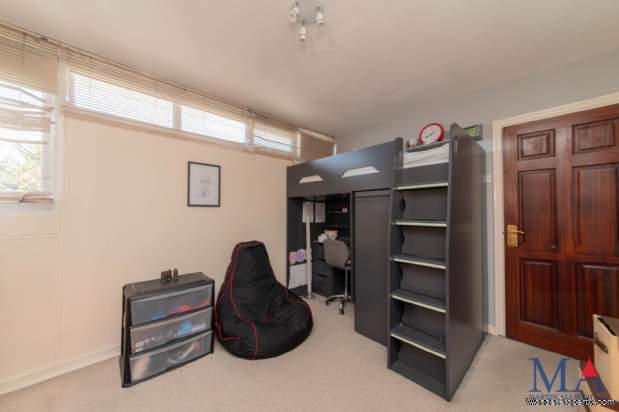Additional Property Image 1 bedroom Flat for sale in Borehamwood 8