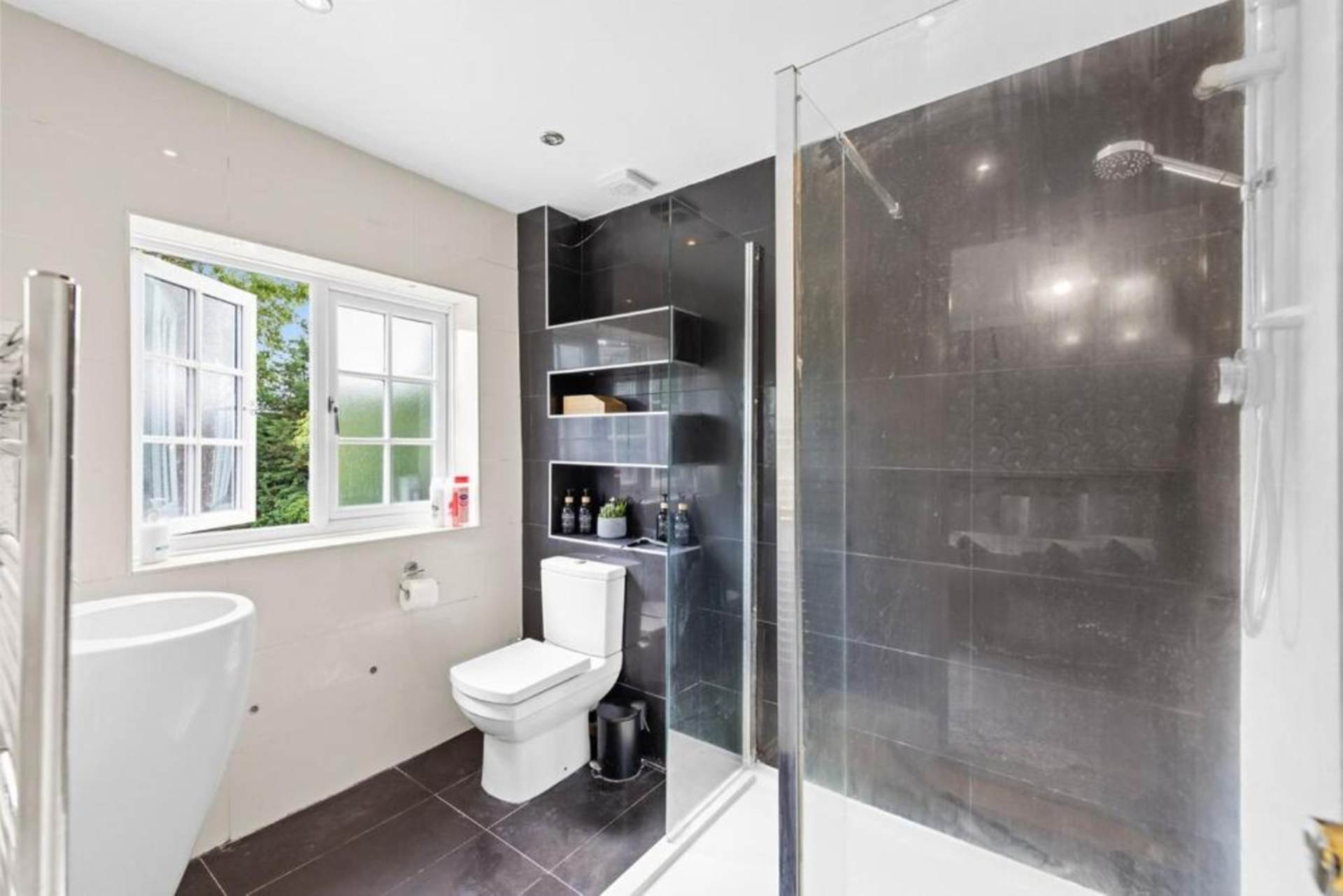 Additional Property Image 5 bedroom Detached for sale in Borehamwood 13