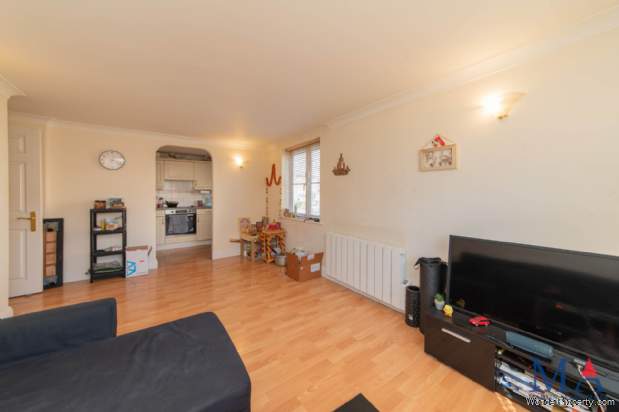 Additional Property Image 2 bedroom Flat for sale in Borehamwood 4