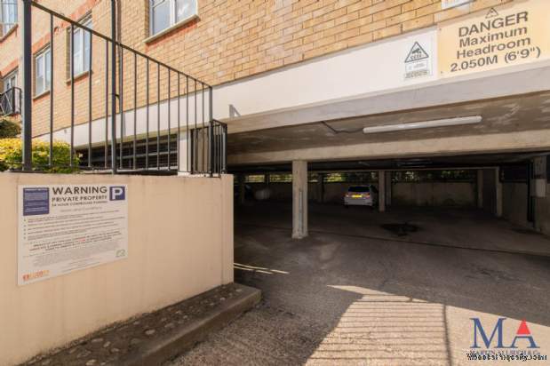 Additional Property Image 2 bedroom Flat for sale in Borehamwood 11