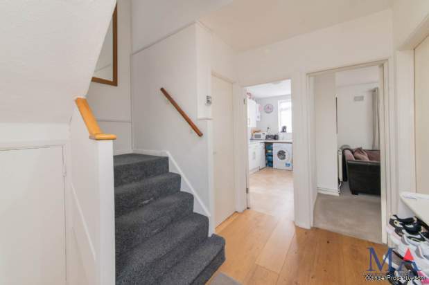 Additional Property Image 3 bedroom Semi Detached for sale in Borehamwood 16