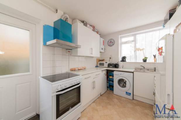 Additional Property Image 3 bedroom Semi Detached for sale in Borehamwood 10