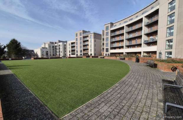 Additional Property Image 1 bedroom Flat for sale in Borehamwood 9