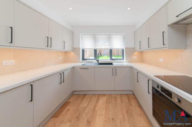 Additional Property Image 4 bedroom Terraced for sale in Borehamwood 5