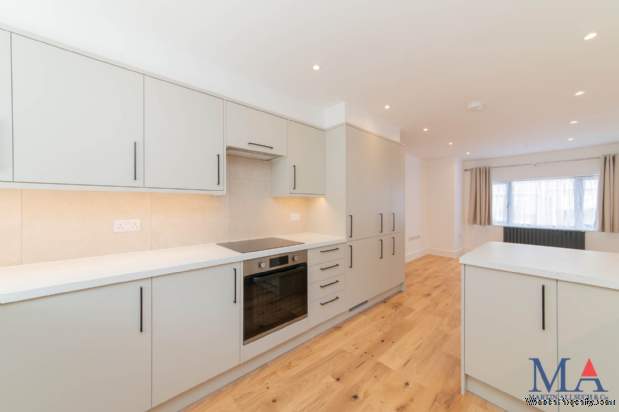 Additional Property Image 4 bedroom Terraced for sale in Borehamwood 6
