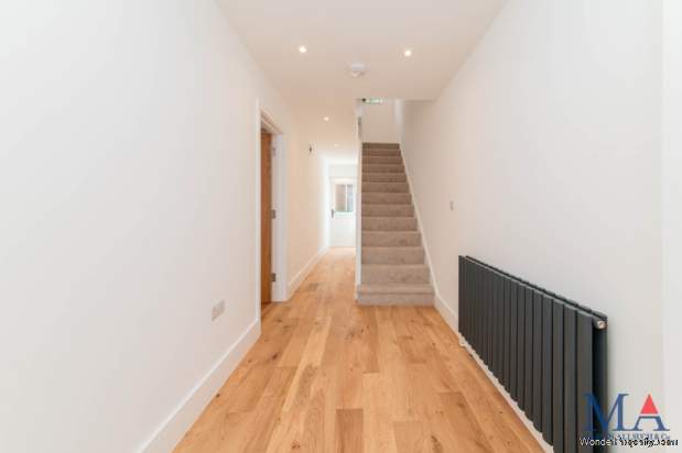 Additional Property Image 4 bedroom Terraced for sale in Borehamwood 8