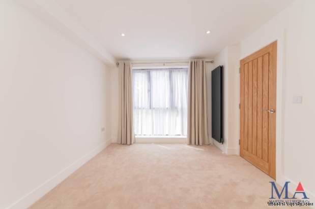 Additional Property Image 4 bedroom Terraced for sale in Borehamwood 10
