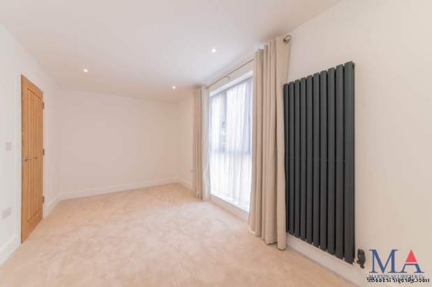 Additional Property Image 4 bedroom Terraced for sale in Borehamwood 12