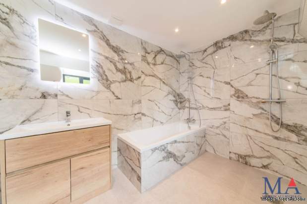 Additional Property Image 4 bedroom Terraced for sale in Borehamwood 14