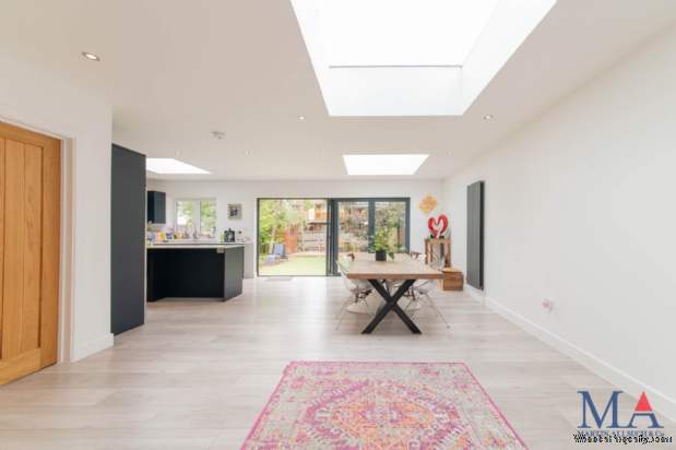 Additional Property Image 3 bedroom Detached for sale in Borehamwood 6