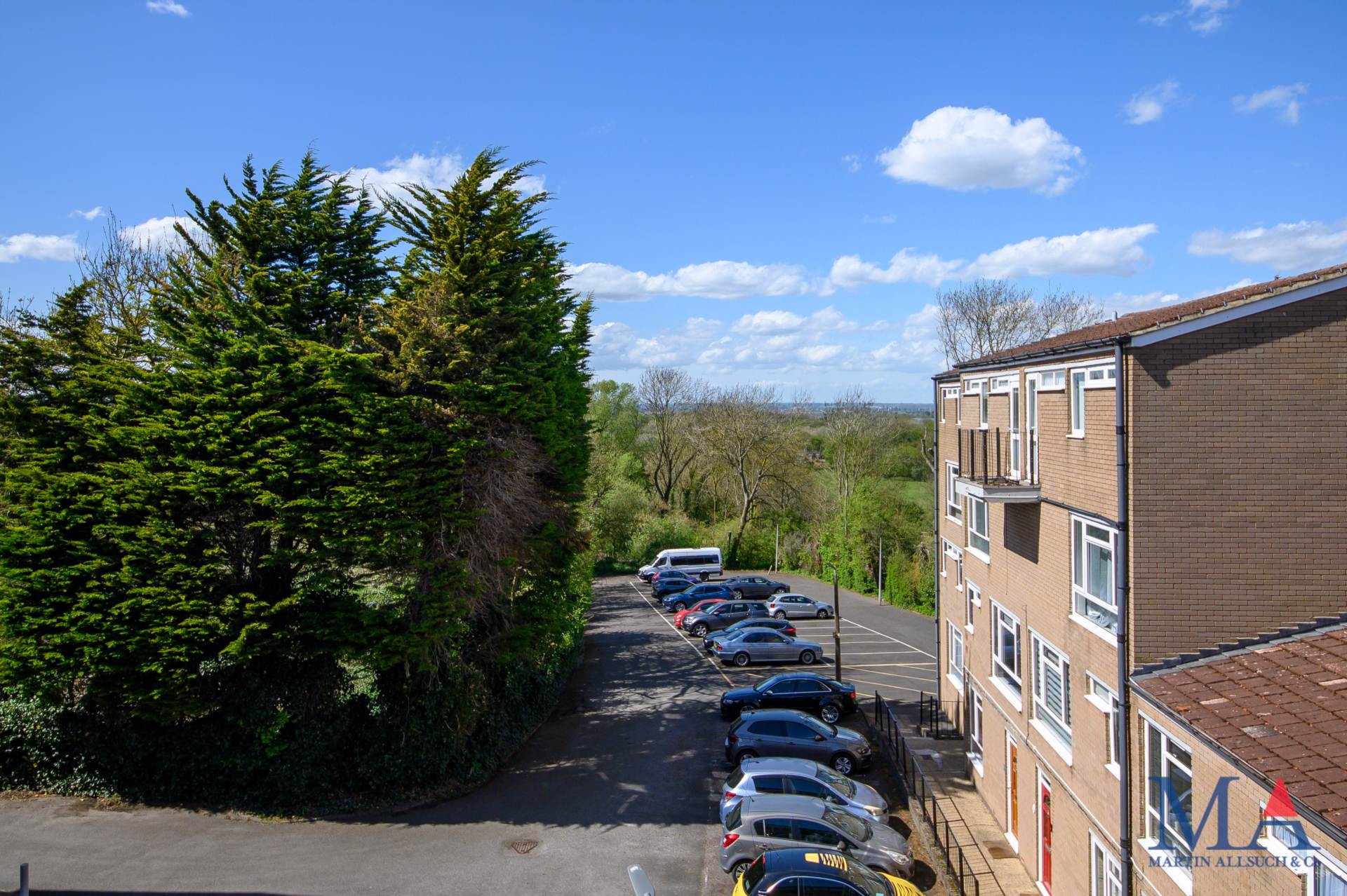 Additional Property Image 2 bedroom Duplex for sale in Borehamwood 14