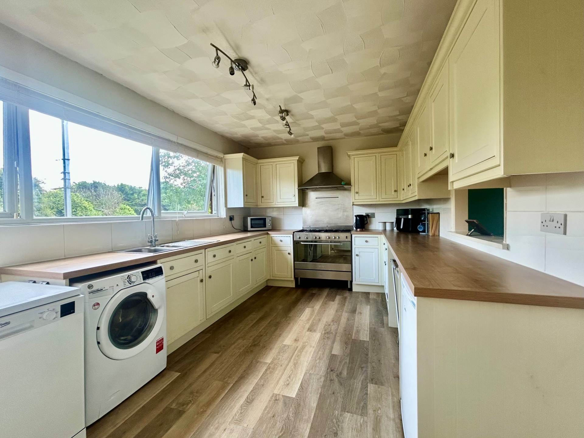 Additional Property Image 2 bedroom Flat for sale in Radlett 3
