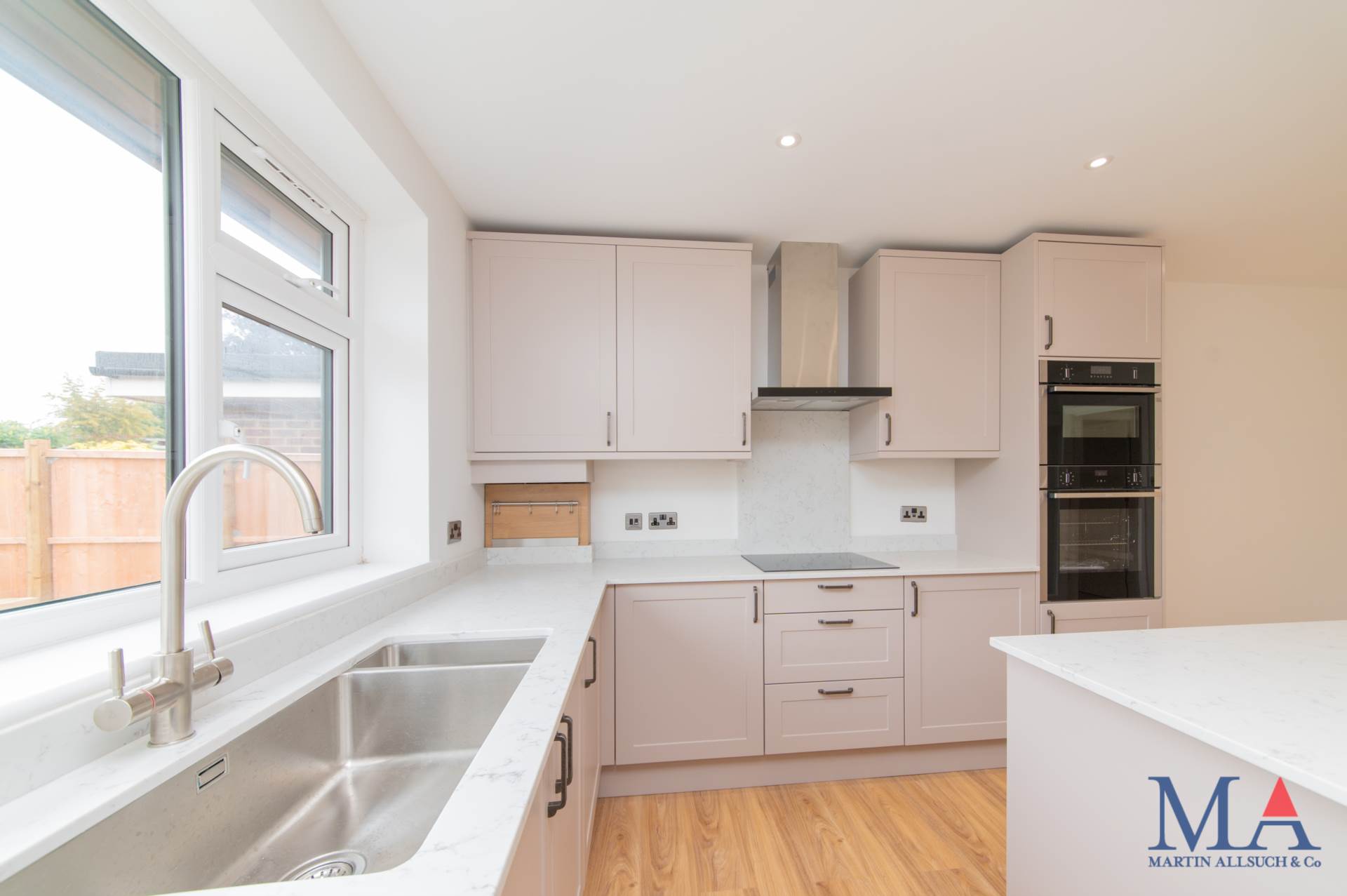 Additional Property Image 3 bedroom Detached Bungalow for sale in St Albans 3