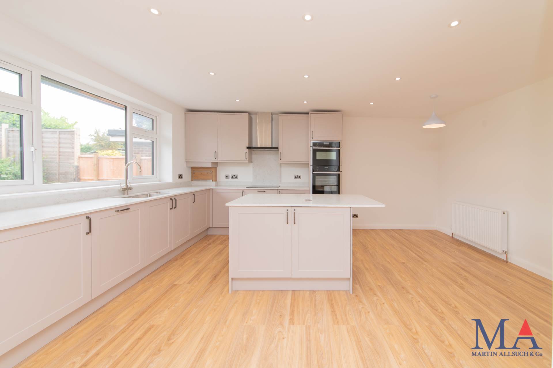 Additional Property Image 3 bedroom Detached Bungalow for sale in St Albans 4