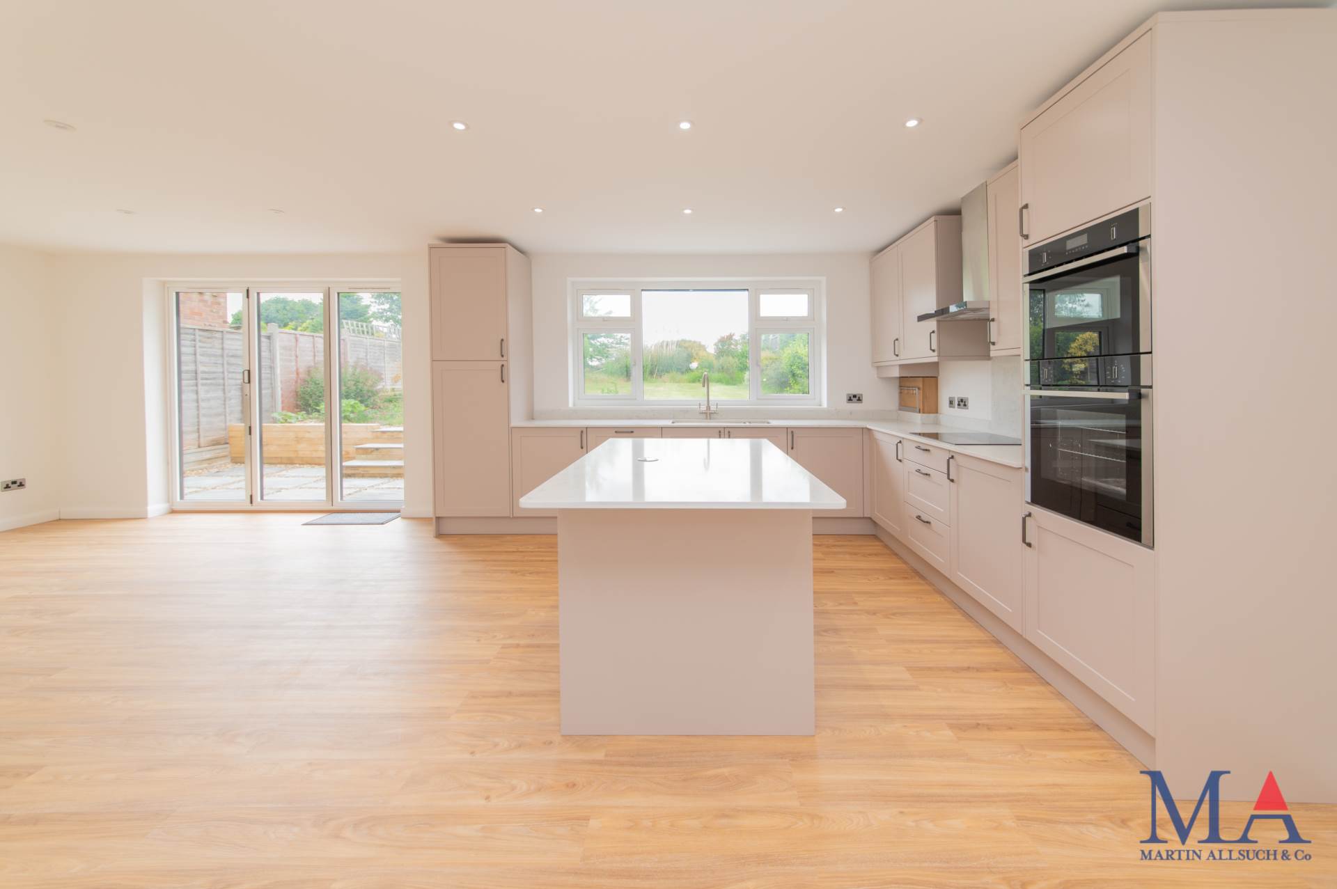 Additional Property Image 3 bedroom Detached Bungalow for sale in St Albans 6
