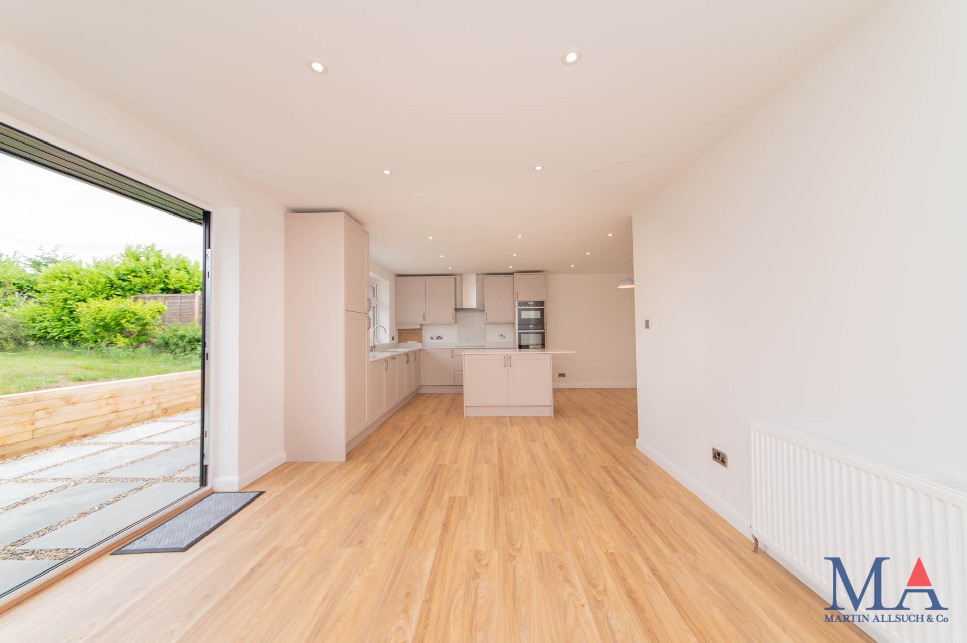 Additional Property Image 3 bedroom Detached Bungalow for sale in St Albans 8