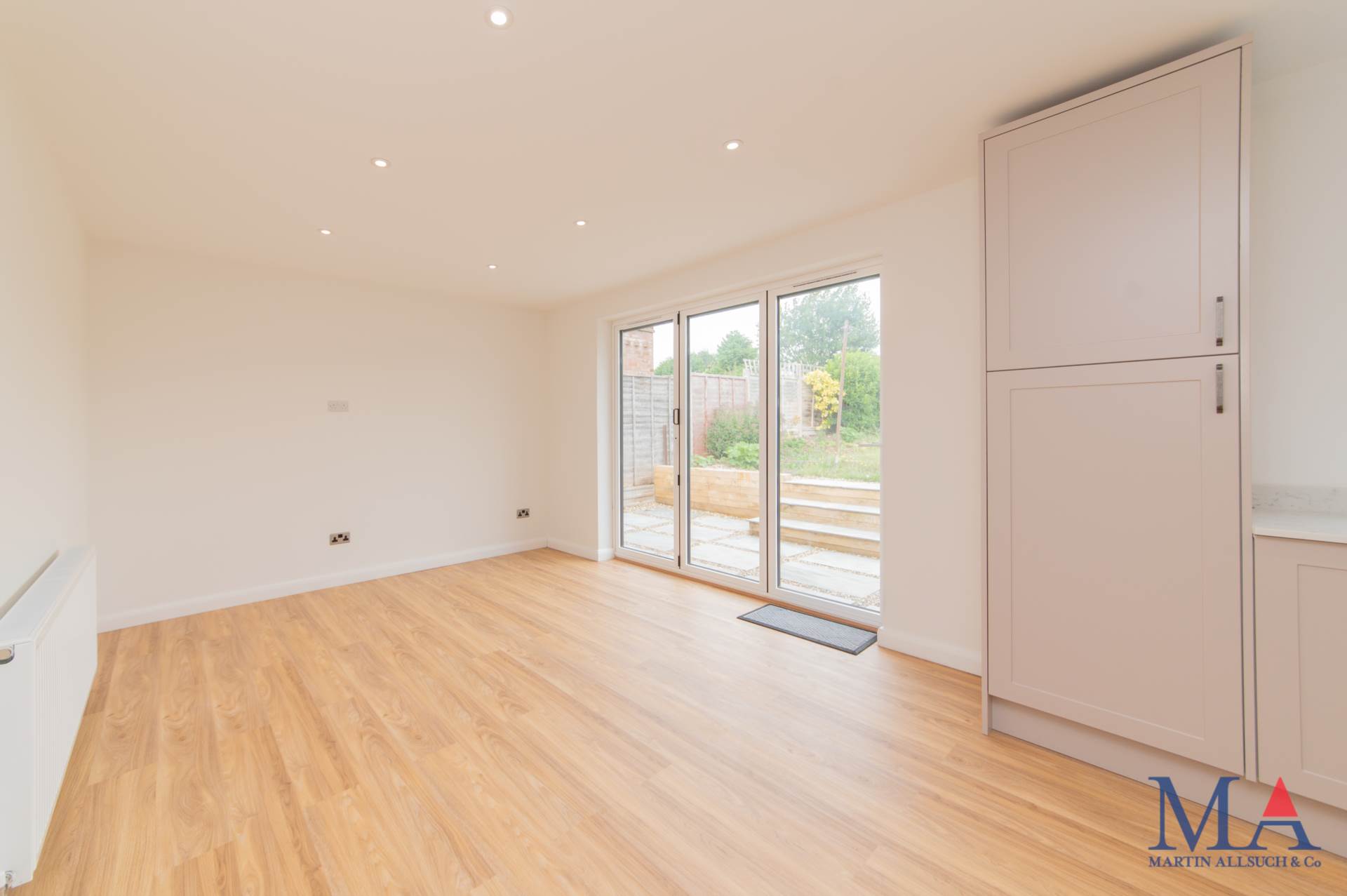 Additional Property Image 3 bedroom Detached Bungalow for sale in St Albans 10