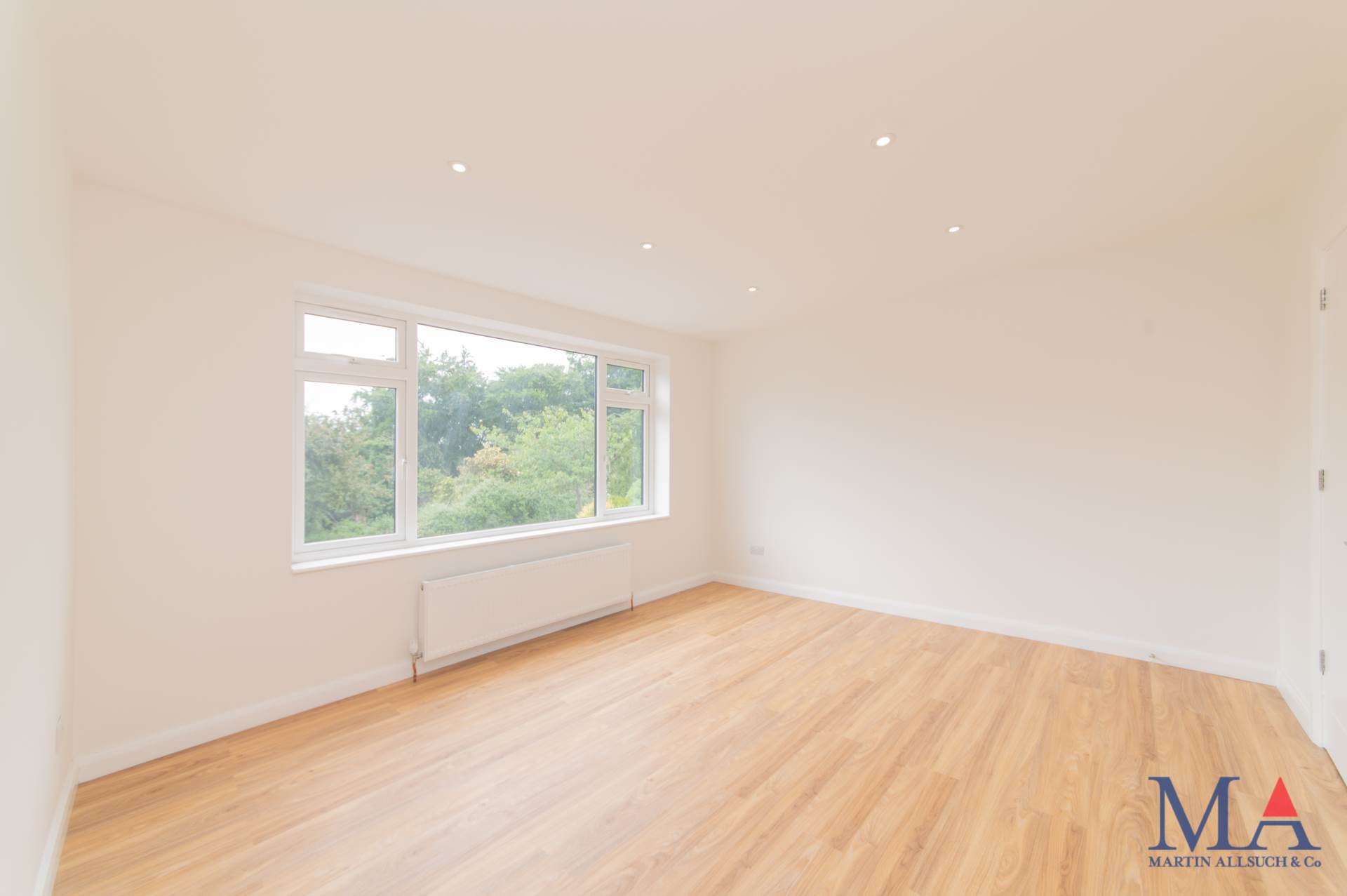 Additional Property Image 3 bedroom Detached Bungalow for sale in St Albans 12