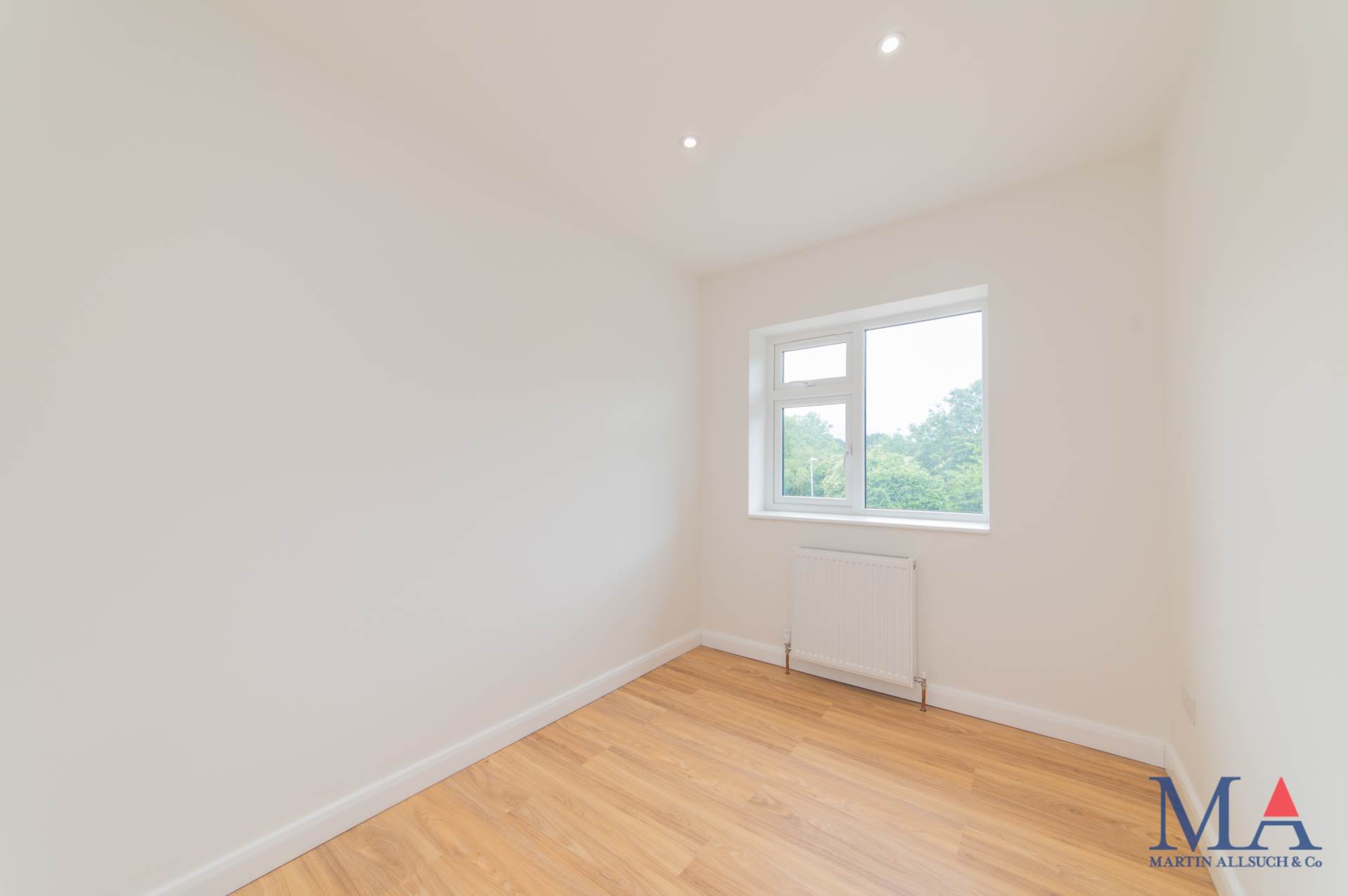 Additional Property Image 3 bedroom Detached Bungalow for sale in St Albans 15