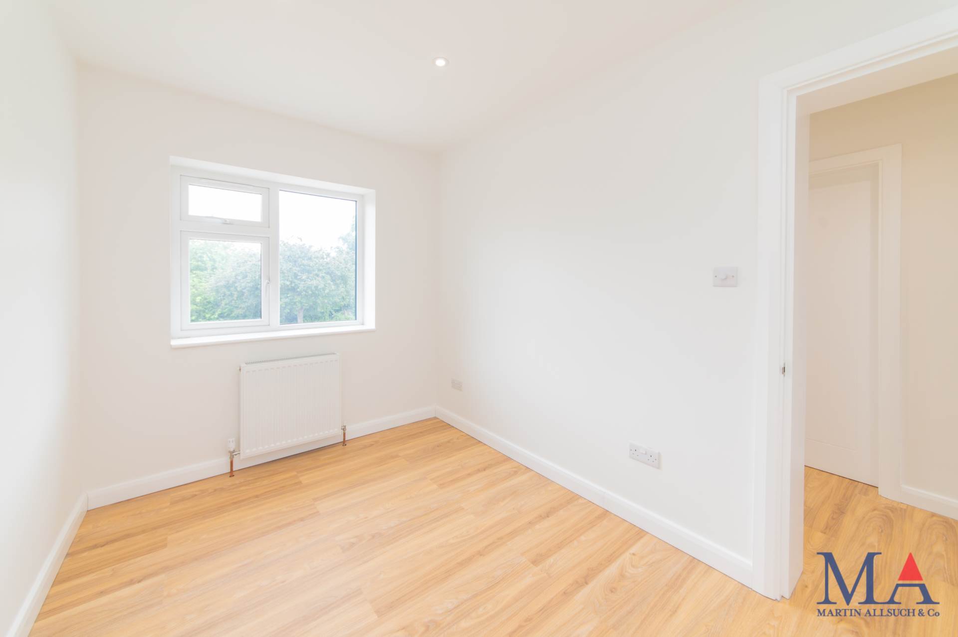 Additional Property Image 3 bedroom Detached Bungalow for sale in St Albans 16